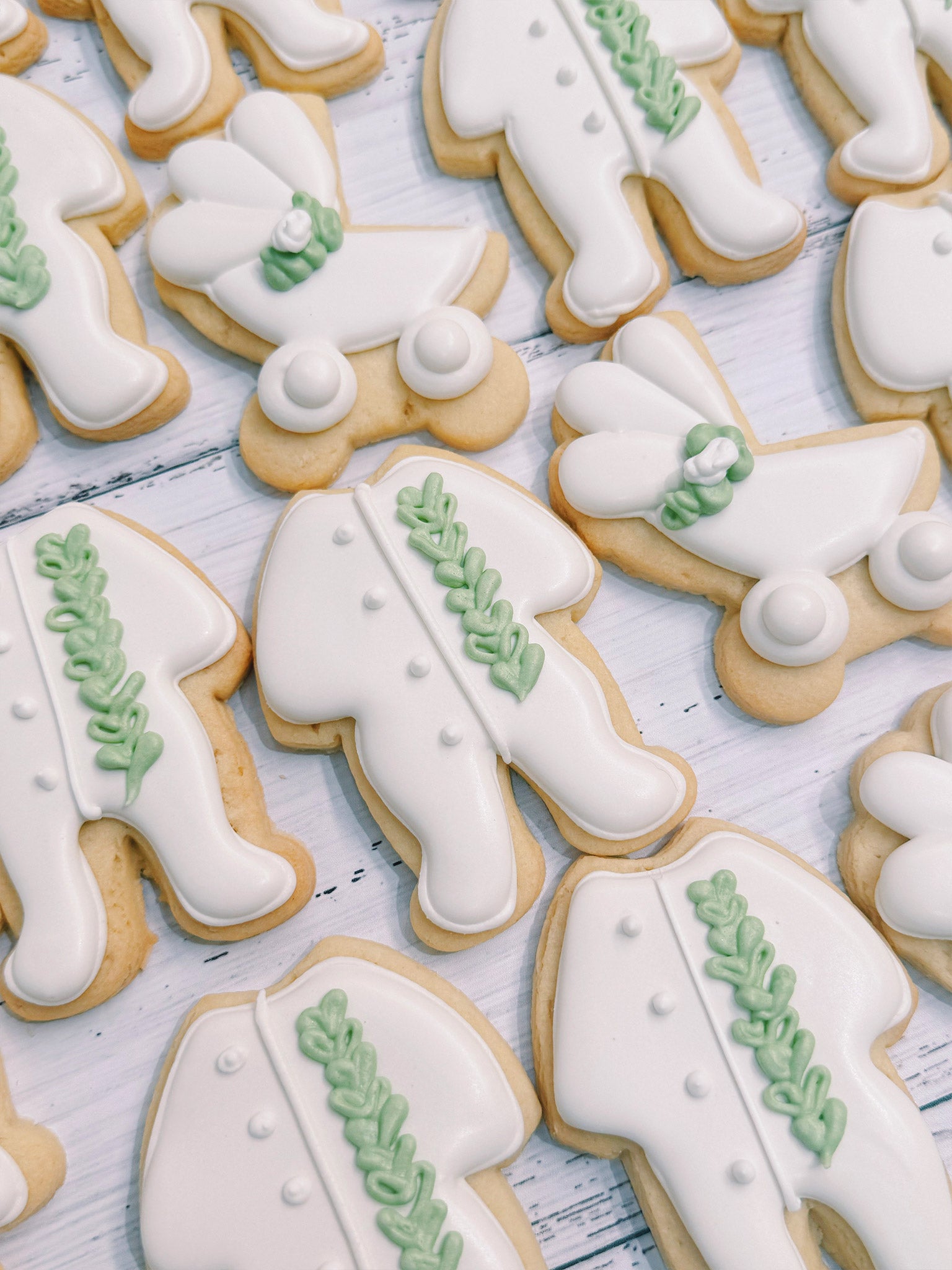 Leafy Rompers & Rattles | Beautiful Rustic Baby Shower Cookies