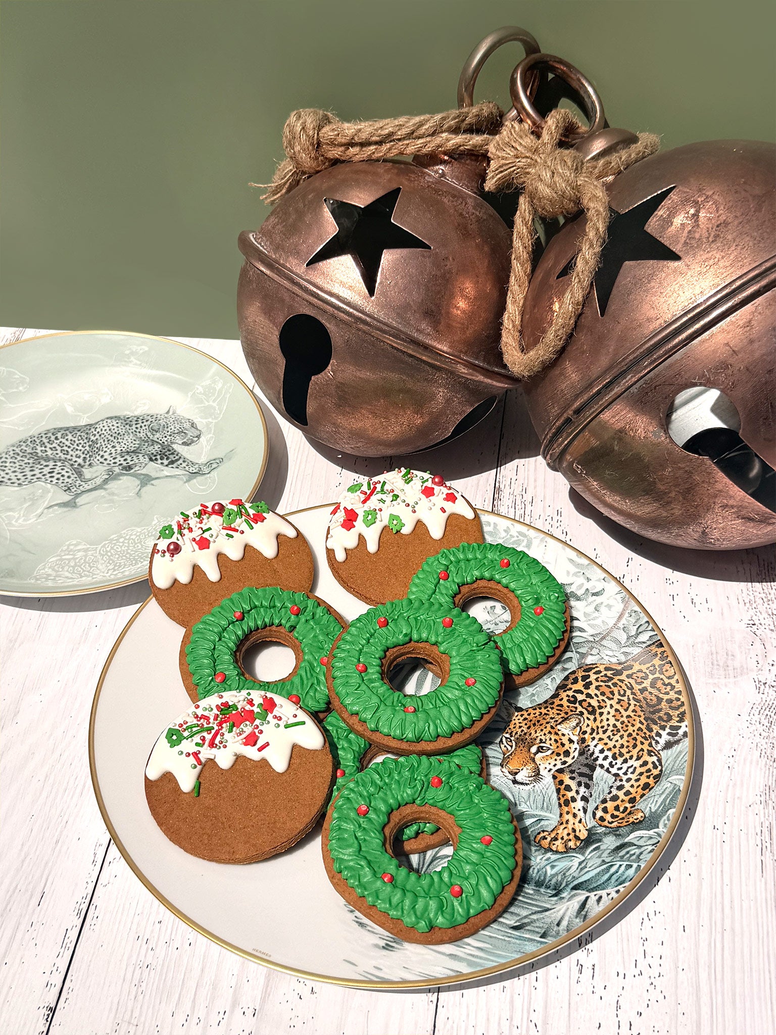 Gingerbread Wreath Cookies | Festive Christmas Custom Cookie Box