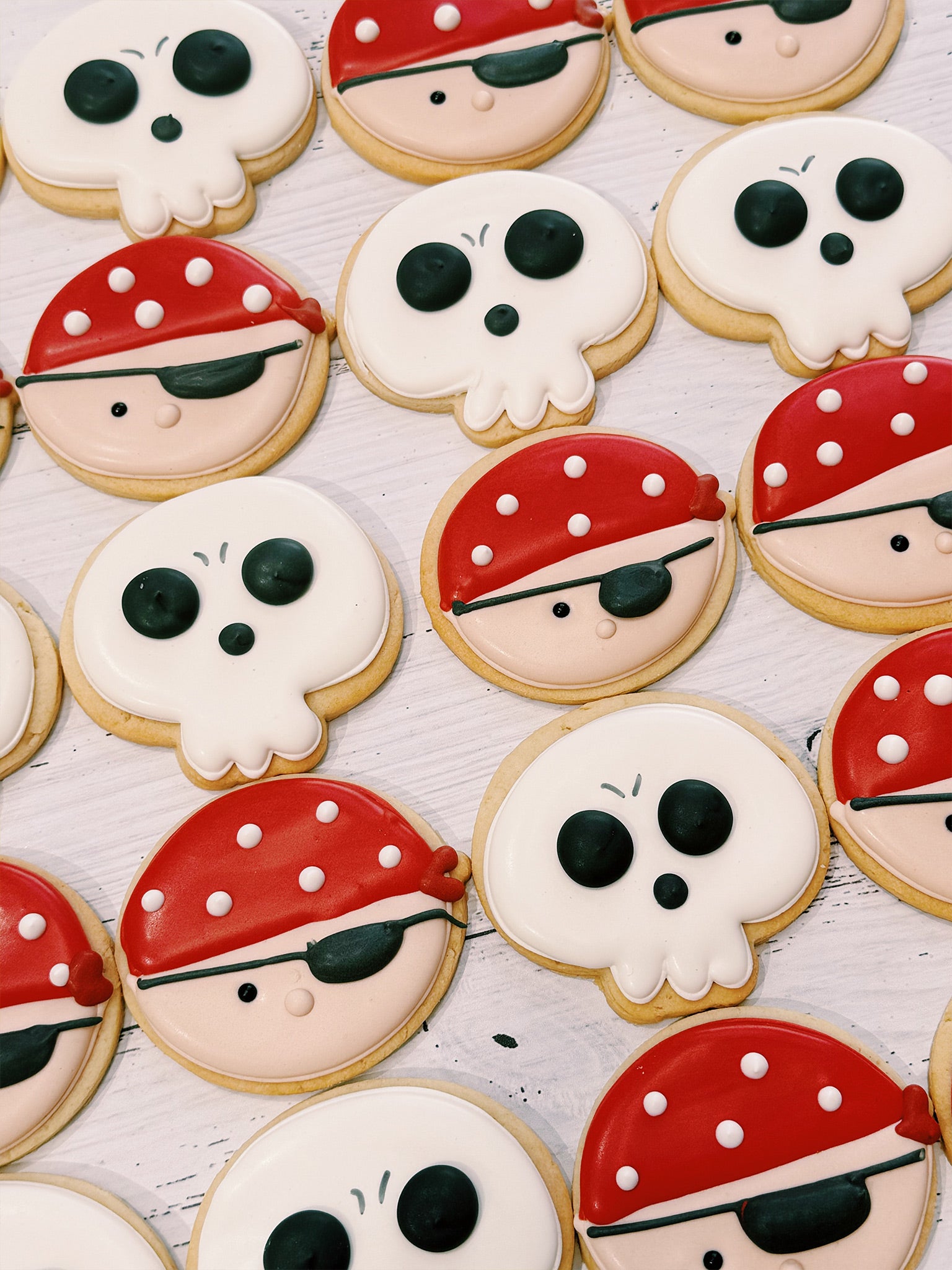 A Pirate's Life For Me! | Cute Royal Icing Skull & Pirate Cookie Box