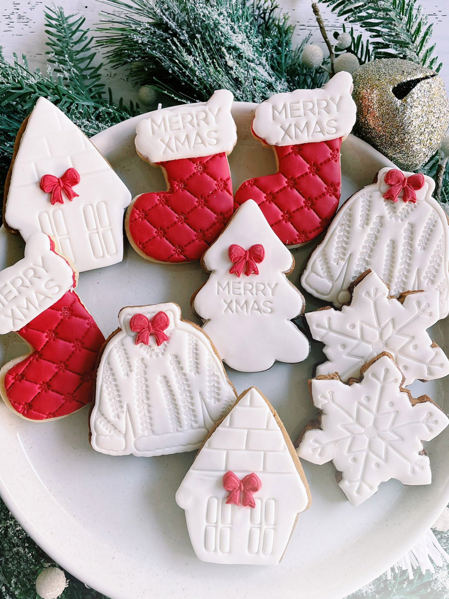 Dreaming of A White Christmas | Gingerbread Christmas Cookies