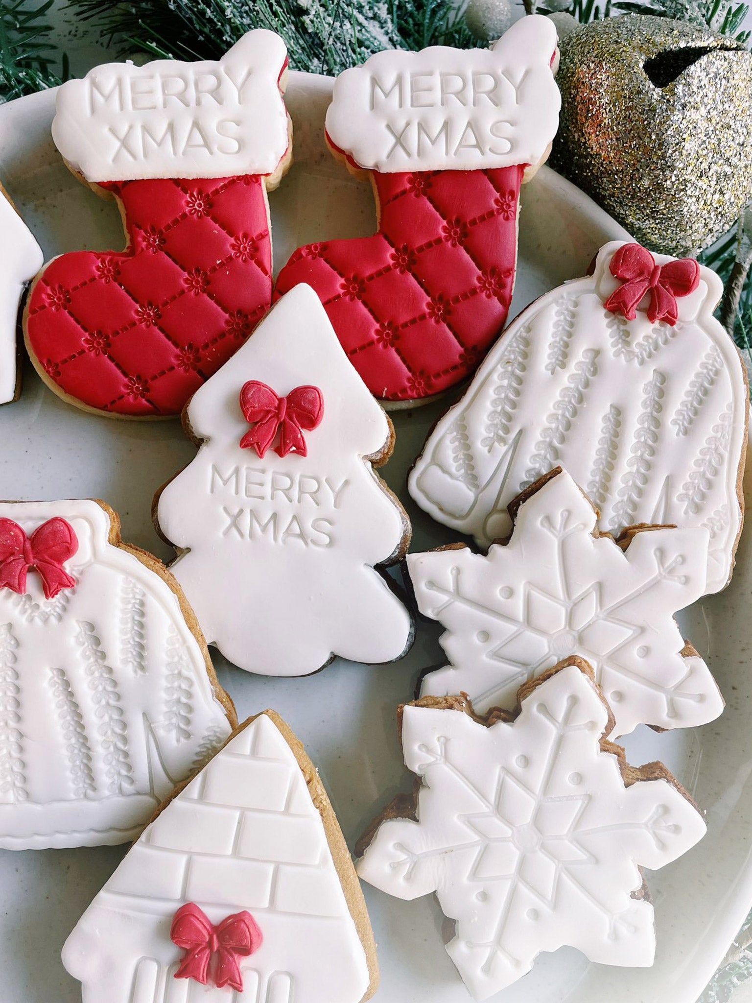 Dreaming of A White Christmas | Gingerbread Christmas Cookies