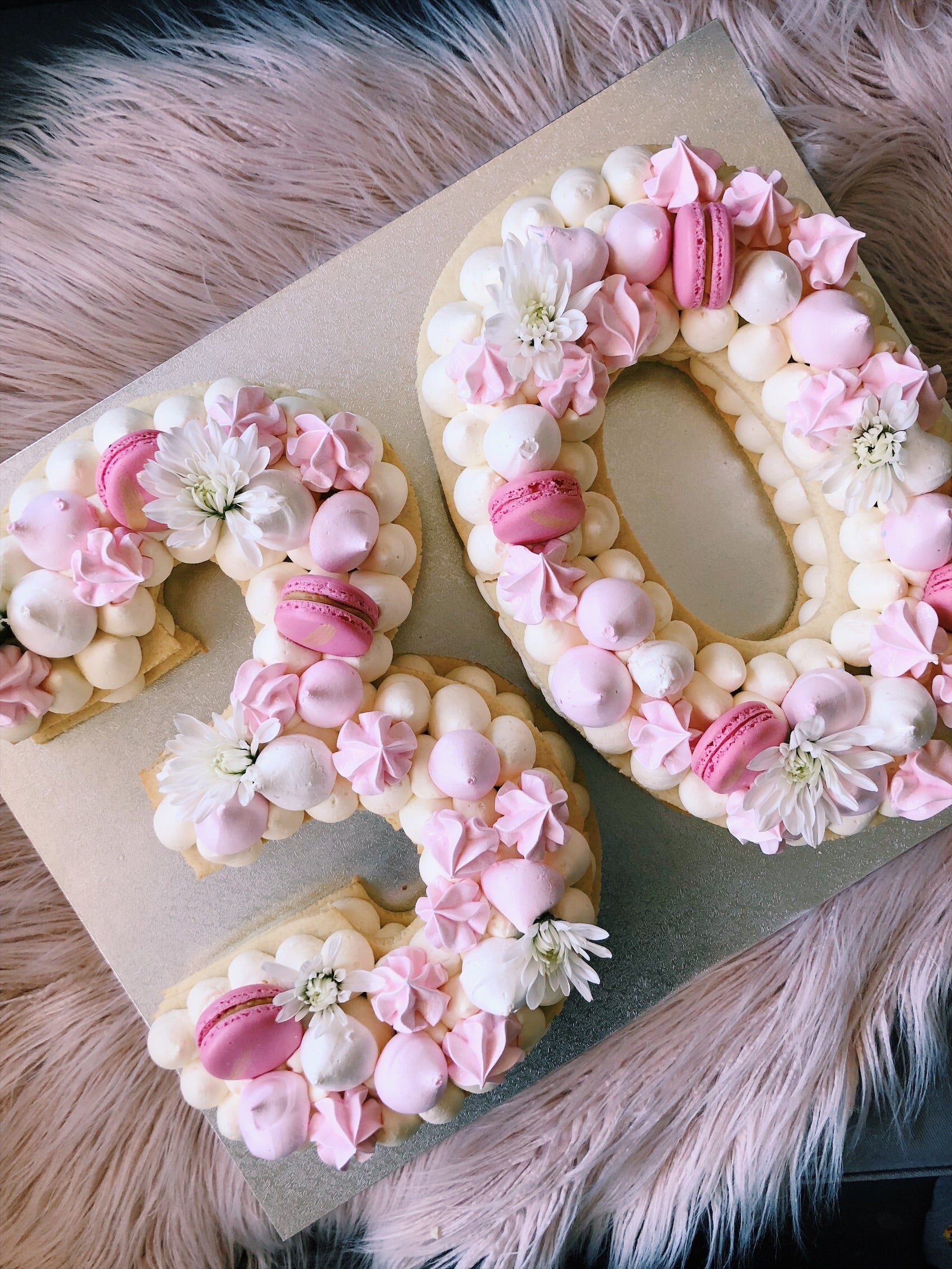 Laura is 30 Custom Name & Age Signature Birthday Cake Topper – XOXO Design